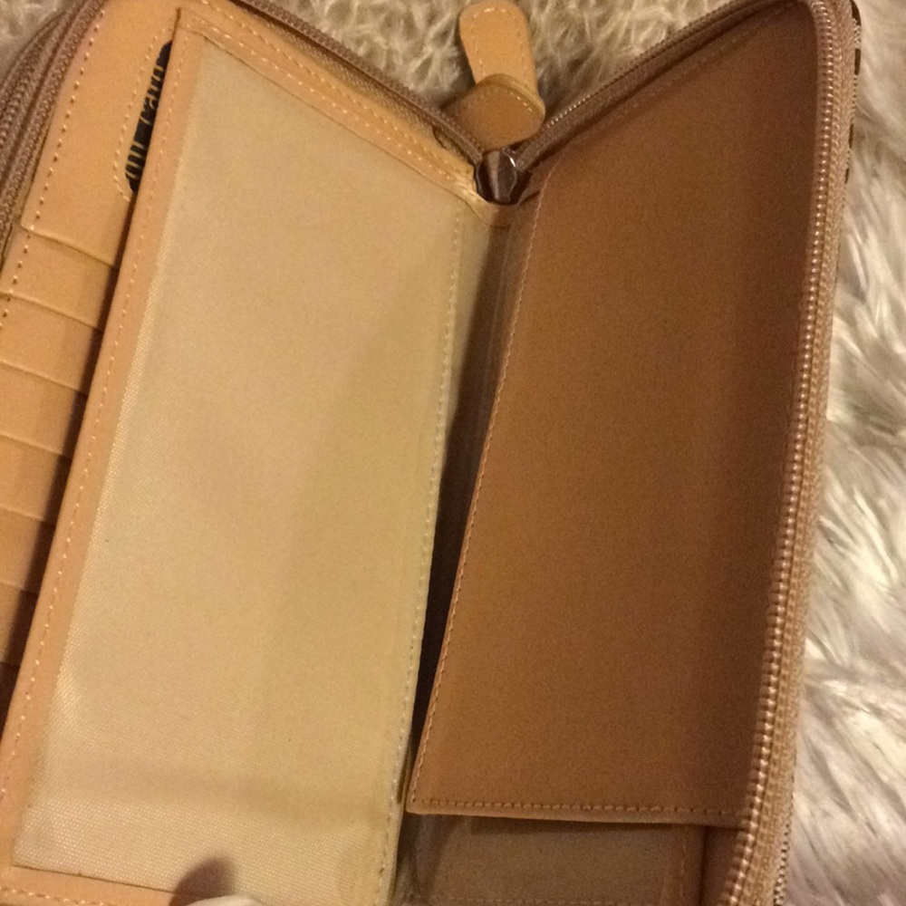 Multi Function Wallet Double Zips All D Way Around - image 4